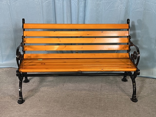 撮影小道具のレンタルショップ「ザイ－リヨン」
